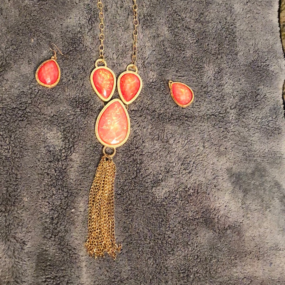 Pink and gold necklace and earring set.